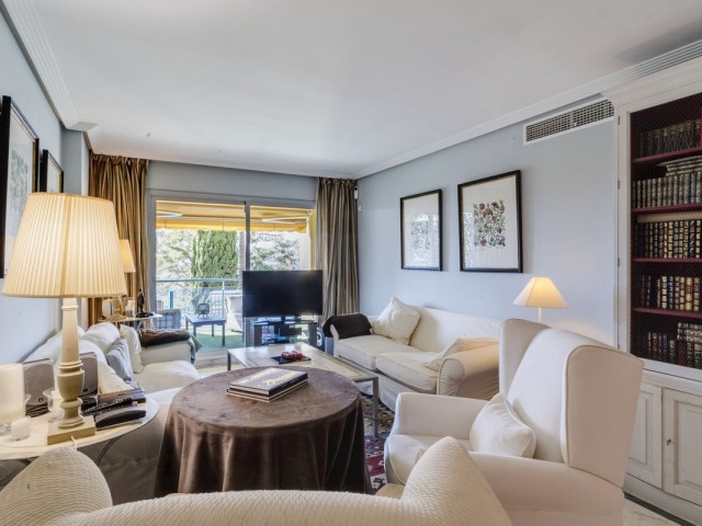 2 Schlafzimmer Apartment in Bahía de Marbella