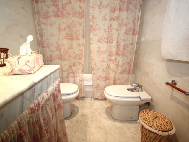 2 Schlafzimmer Apartment in Bahía de Marbella