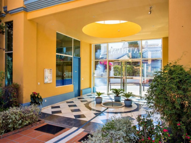 2 Schlafzimmer Apartment in Bahía de Marbella