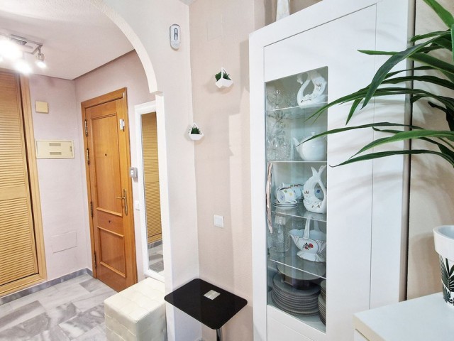 Apartamento con 2 Dormitorios  en Benalmadena