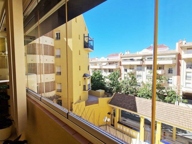 Apartamento con 2 Dormitorios  en Benalmadena