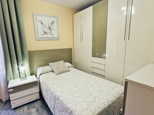 Apartamento con 2 Dormitorios  en Benalmadena