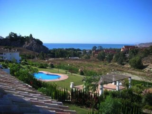 Ático con 3 Dormitorios  en Casares Playa