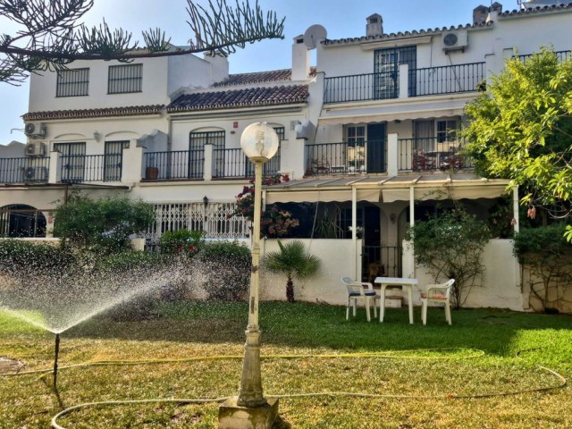 5 Bedrooms Townhouse in Los Boliches