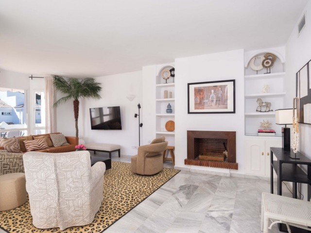 3 Bedrooms Apartment in Puerto Banús