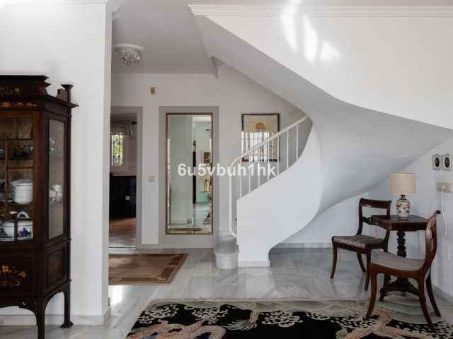 4 Bedrooms Villa in Mijas