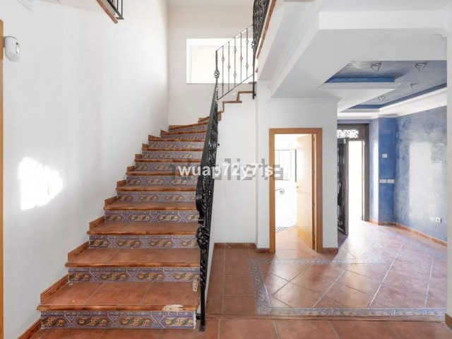 5 Bedrooms Villa in Benalmadena