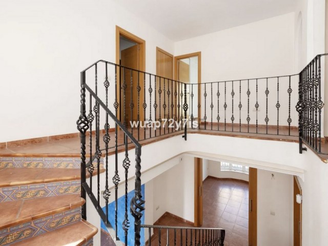 5 Bedrooms Villa in Benalmadena