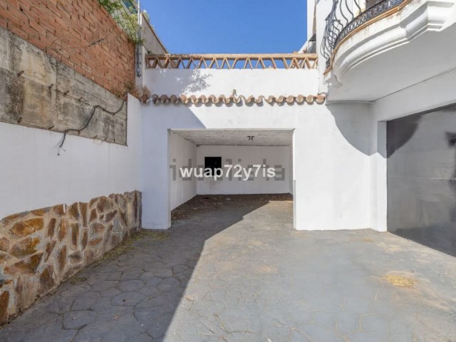 5 Bedrooms Villa in Benalmadena