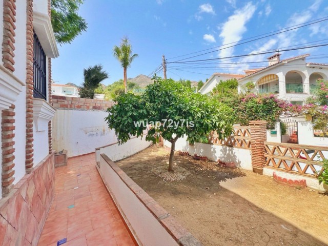 5 Bedrooms Villa in Benalmadena