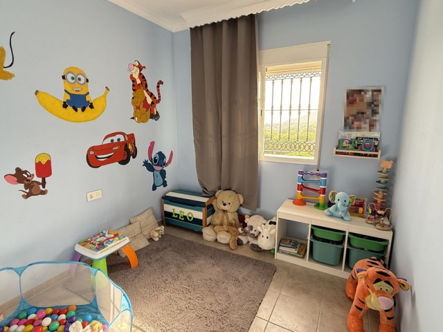 Villa con 5 Dormitorios  en Alhaurín de la Torre