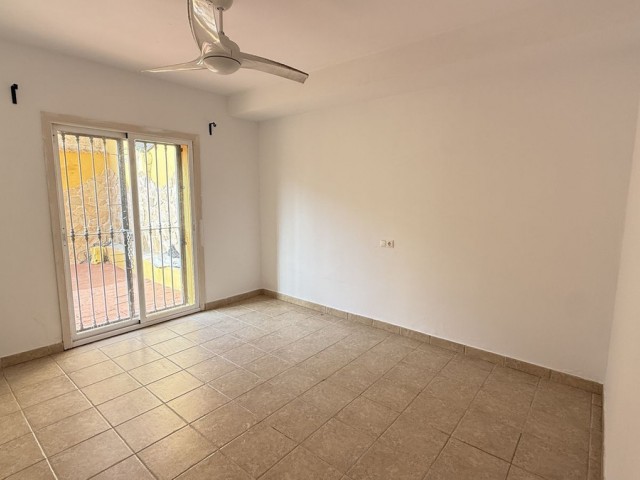 Villa con 5 Dormitorios  en Alhaurín de la Torre