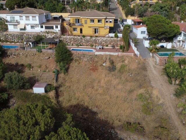 Villa con 5 Dormitorios  en Alhaurín de la Torre