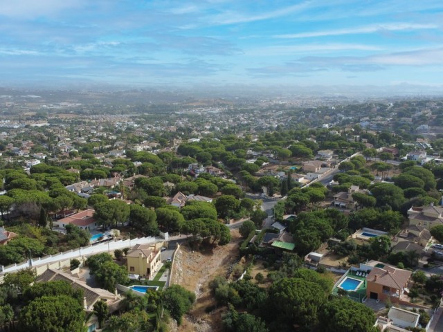 Villa con 5 Dormitorios  en Alhaurín de la Torre