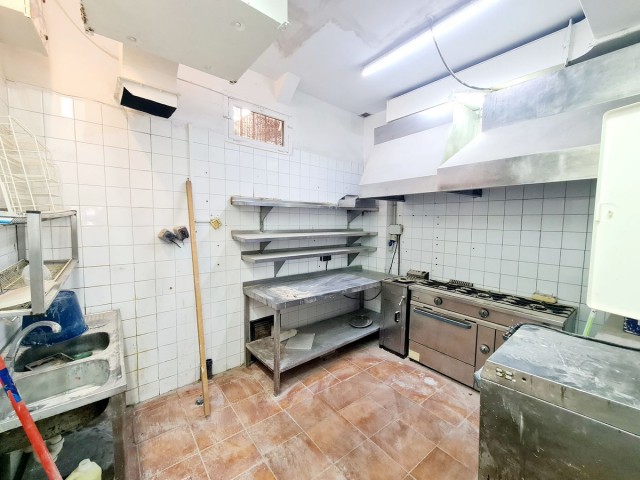 Comercial con 0 Dormitorios  en Marbella
