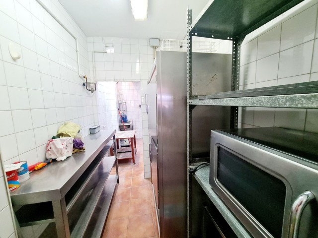 Comercial con 0 Dormitorios  en Marbella