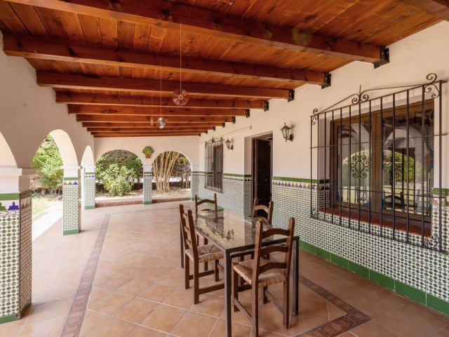 3 Sovrums Villa i Estepona