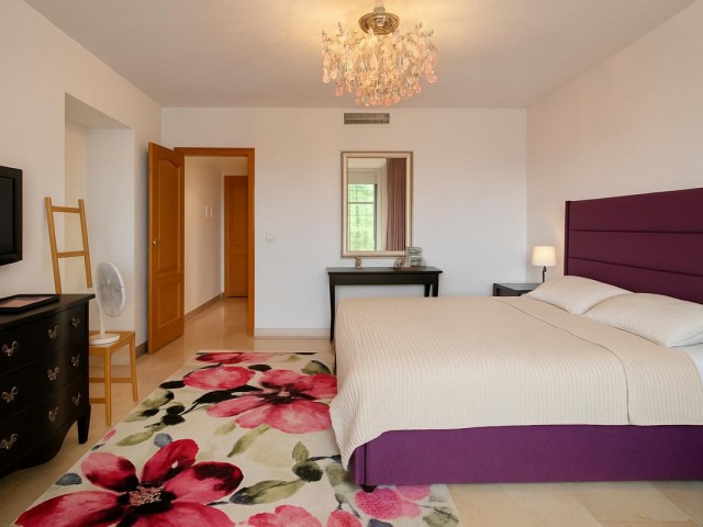 Apartamento con 3 Dormitorios  en Guadalmina Alta