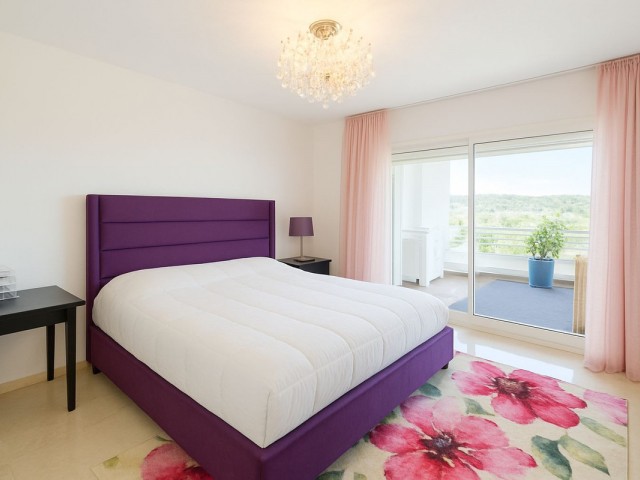 Apartamento con 3 Dormitorios  en Guadalmina Alta