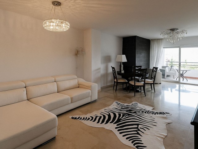 Apartamento con 3 Dormitorios  en Guadalmina Alta