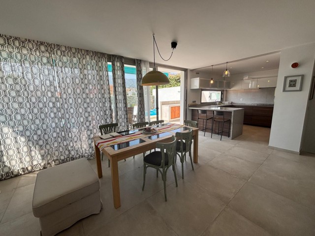 4 Bedrooms Villa in Fuengirola