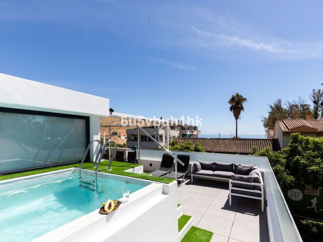 Villa avec 4 Chambres  à Málaga