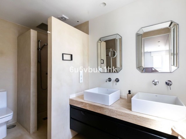 Villa avec 4 Chambres  à Málaga