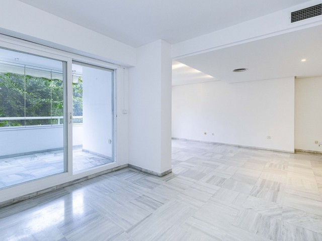 Appartement avec 3 Chambres  à Marbella