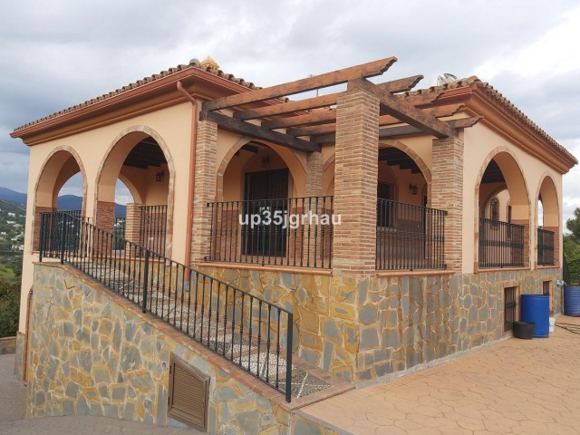 5 Sovrums Villa i Estepona