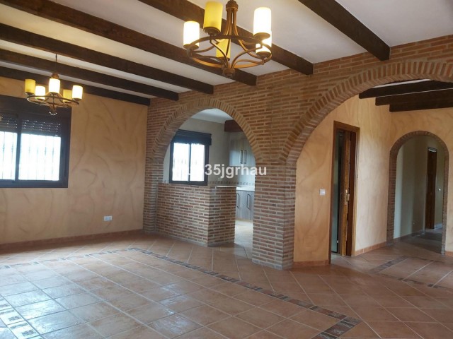 5 Sovrums Villa i Estepona