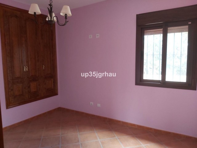 5 Sovrums Villa i Estepona
