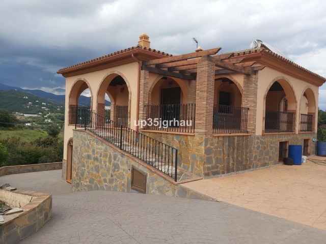 5 Sovrums Villa i Estepona