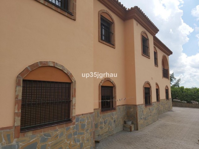 5 Sovrums Villa i Estepona