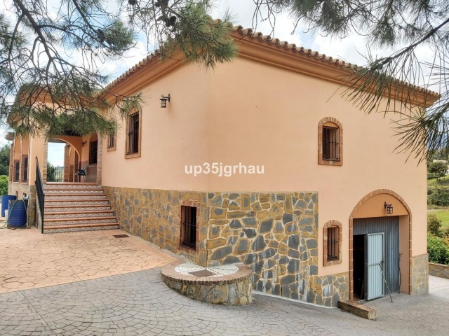 5 Sovrums Villa i Estepona