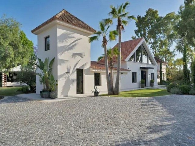 5 Bedrooms Villa in Puerto Banús