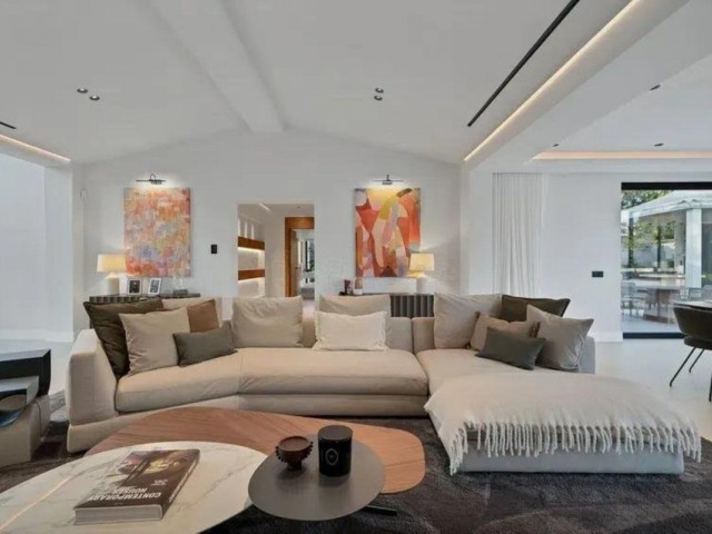 5 Bedrooms Villa in Puerto Banús