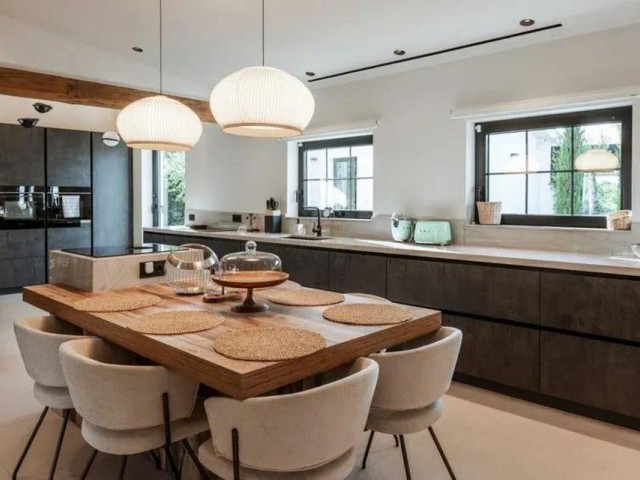 5 Bedrooms Villa in Puerto Banús