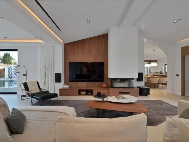 5 Bedrooms Villa in Puerto Banús