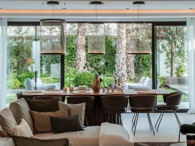 5 Bedrooms Villa in Puerto Banús