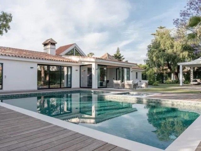 5 Bedrooms Villa in Puerto Banús