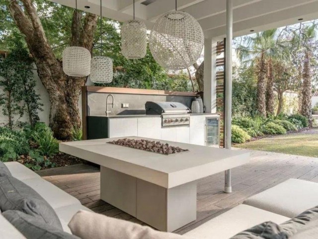 5 Bedrooms Villa in Puerto Banús