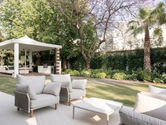 5 Bedrooms Villa in Puerto Banús