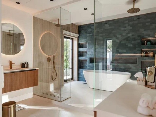 5 Bedrooms Villa in Puerto Banús