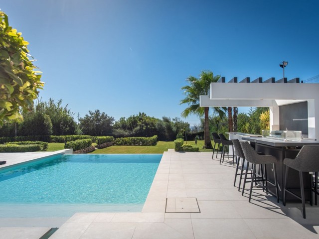 6 Sovrums Villa i Estepona