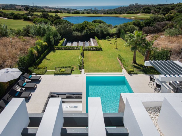6 Sovrums Villa i Estepona
