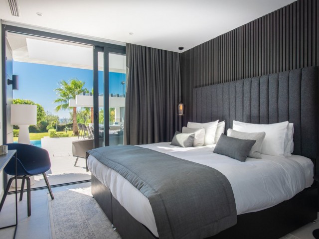6 Sovrums Villa i Estepona