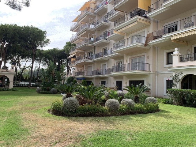 2 Bedrooms Apartment in Puerto Banús