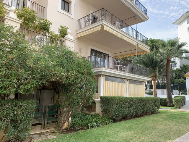 2 Bedrooms Apartment in Puerto Banús