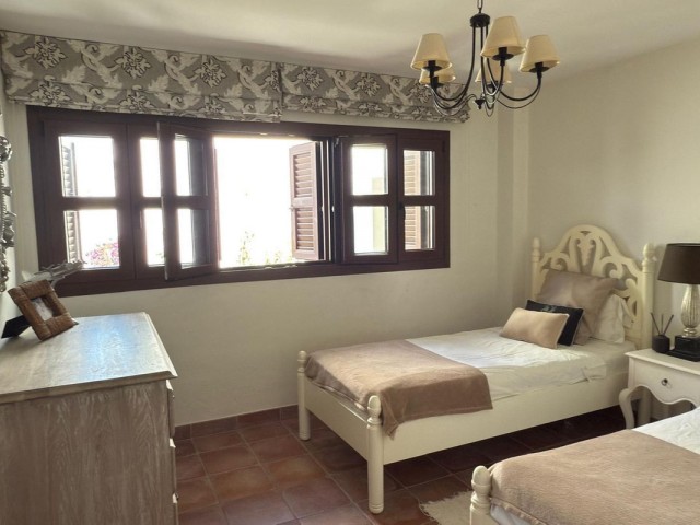 5 Sovrums Villa i Estepona