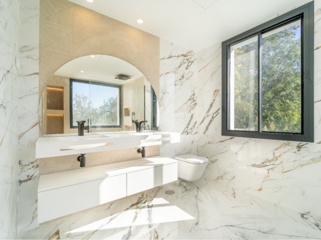 4 Makuuhuoneen Huvila La Capellania